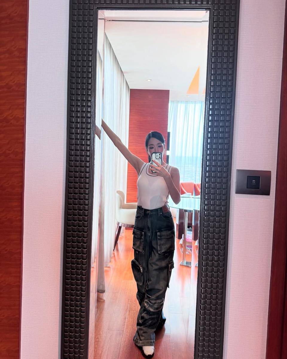 padu padan outfit putih ala Tiffany SNSD