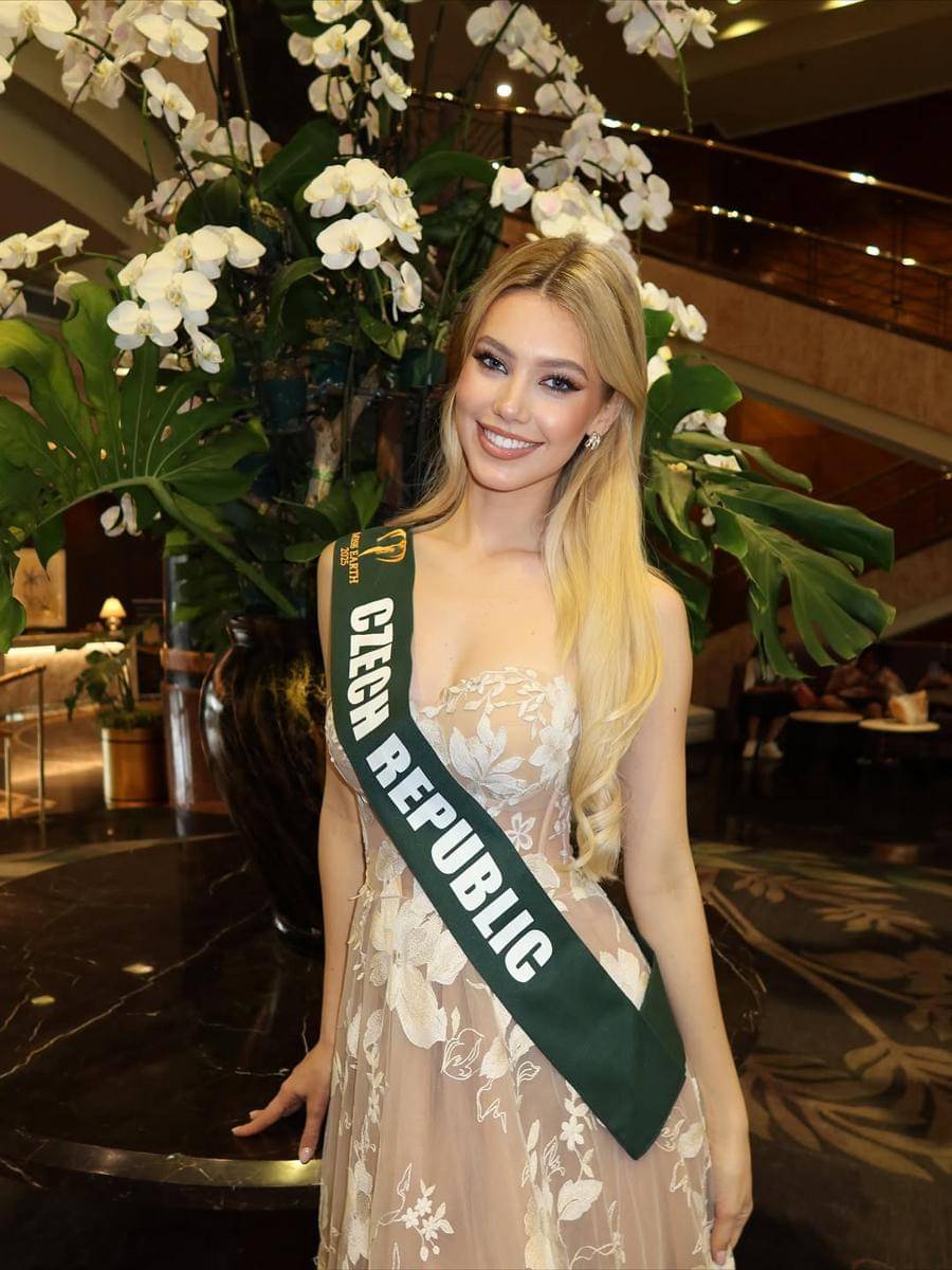 potret Natalie Puskinova, Miss Earth Republik Ceko 2025