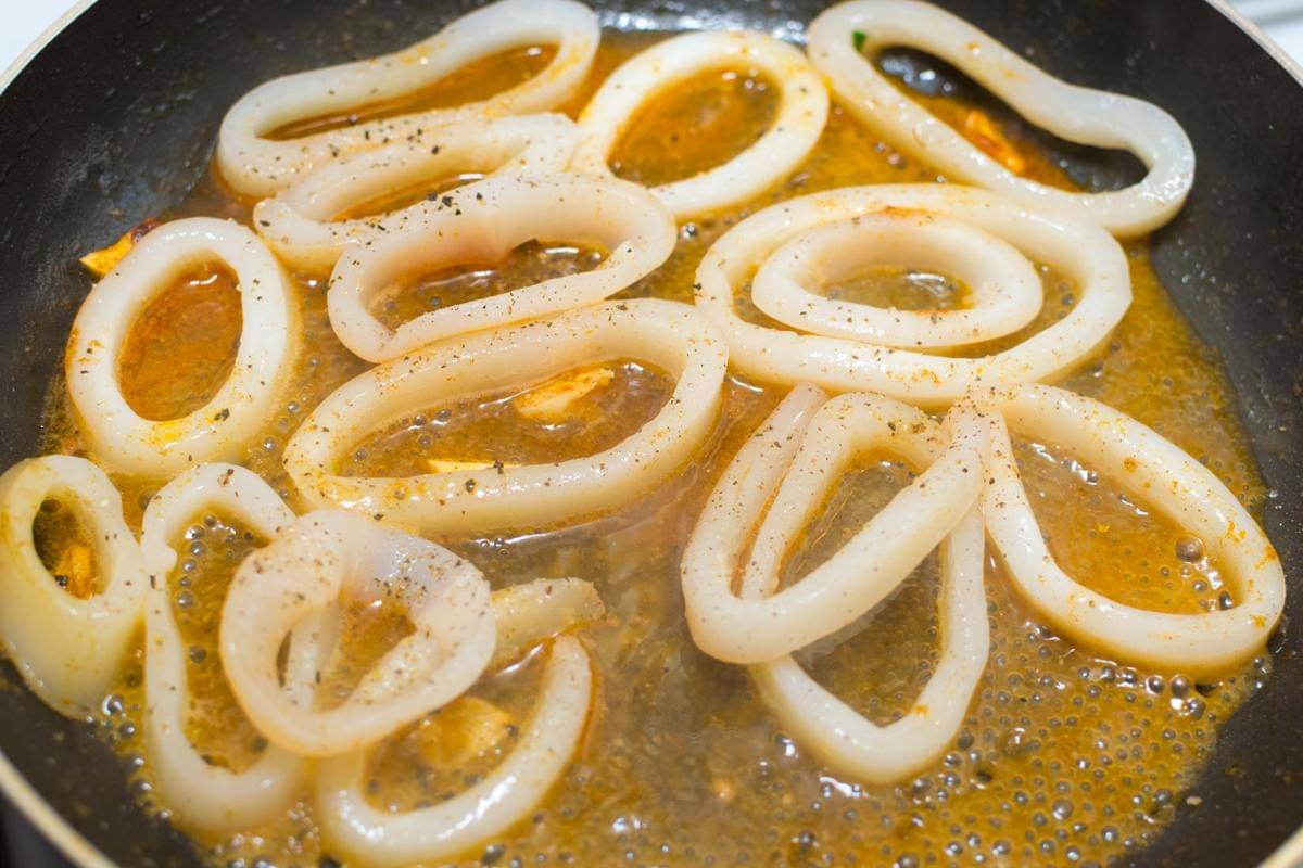 ilustrasi memasak cumi