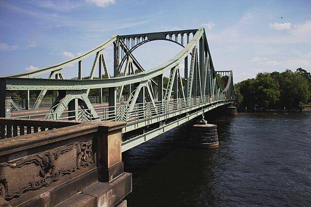 potret Jembatan Glienicke, Potsdam, Jerman