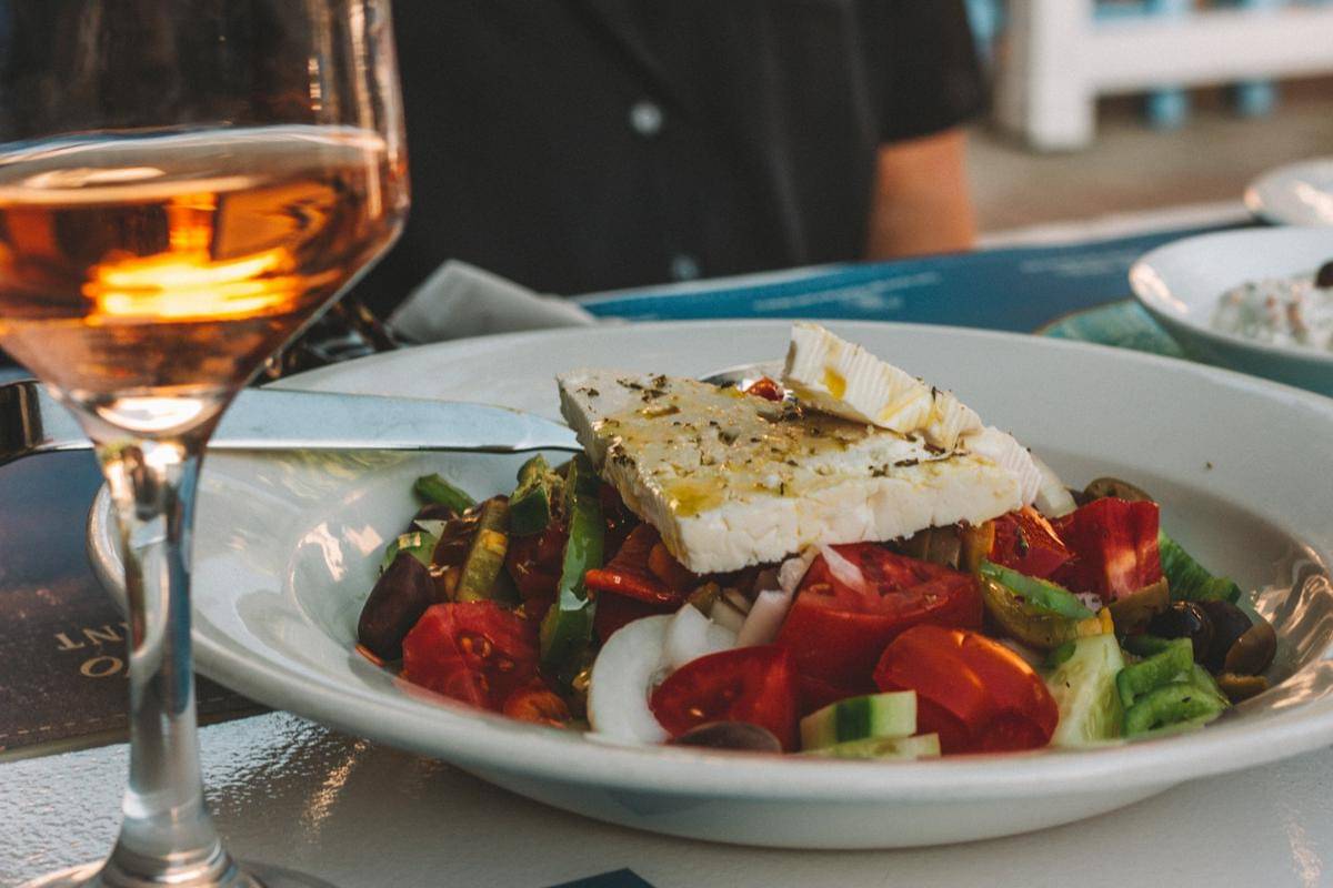 ilustrasi greek salad