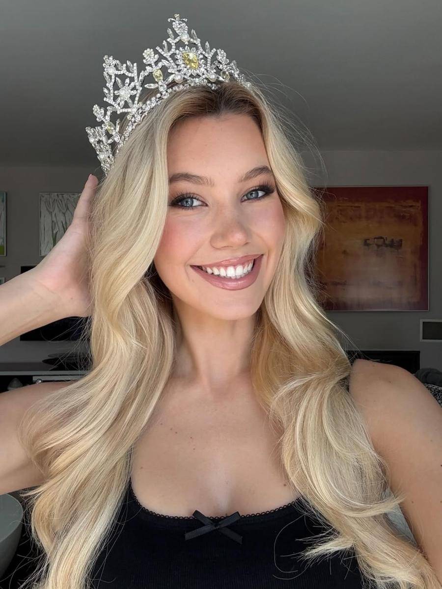 potret Natalie Puskinova, Miss Earth Republik Ceko 2025