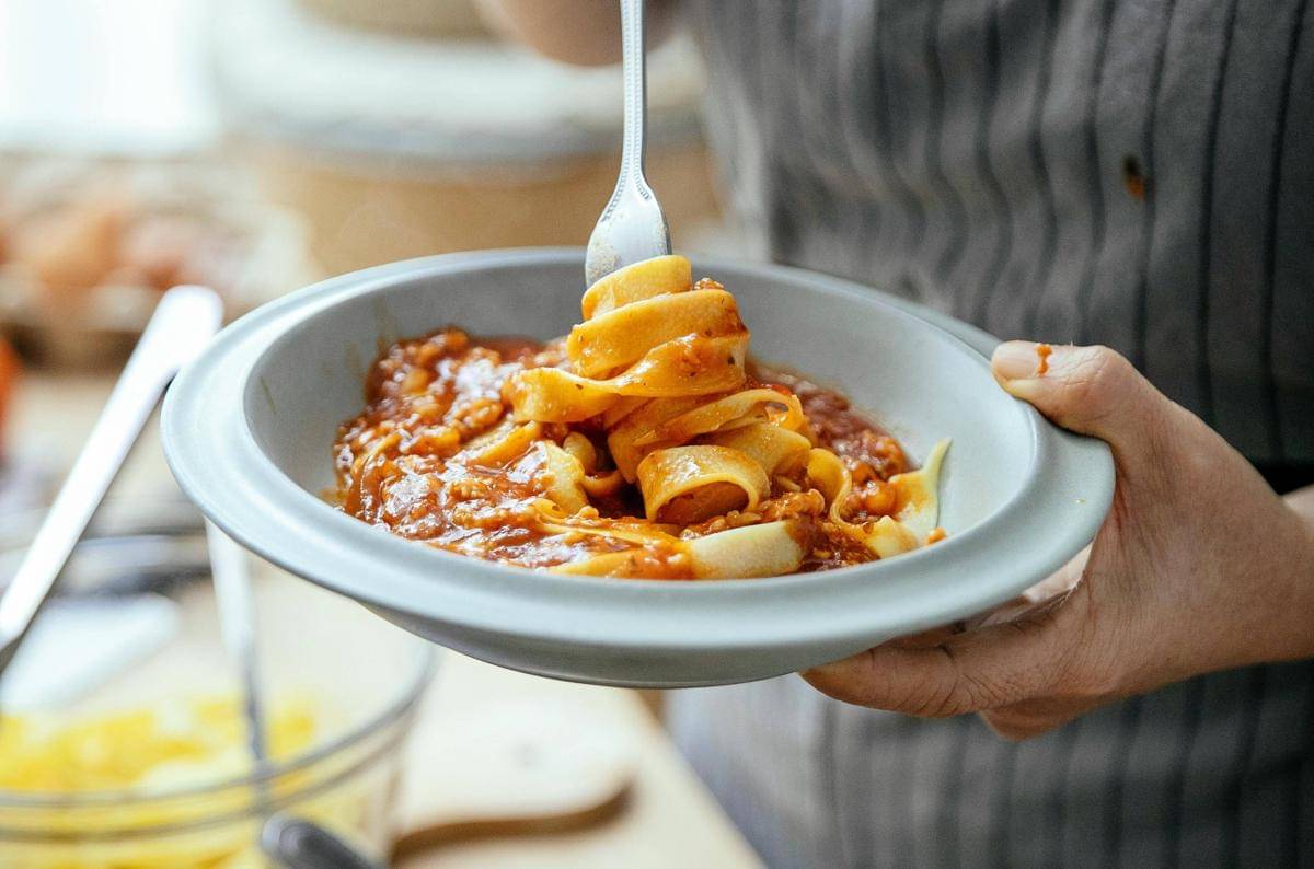 ilustrasi campur pasta tagliatelle