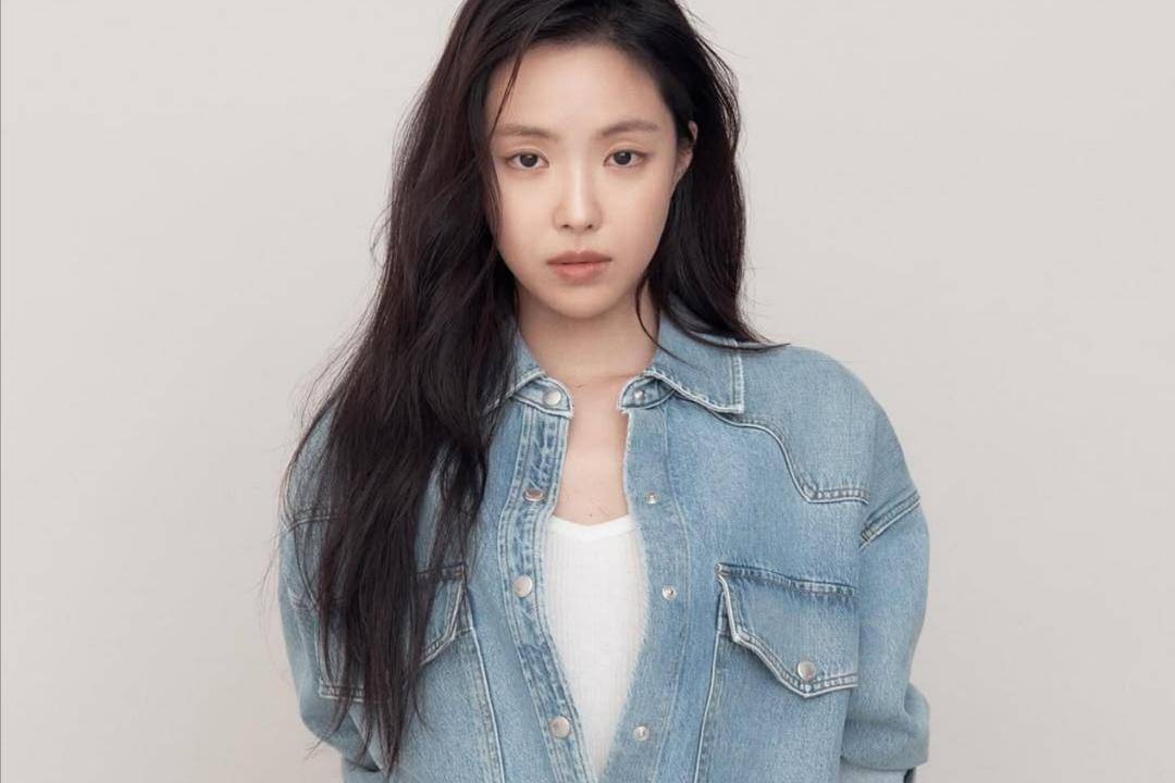 potret Son Naeun 