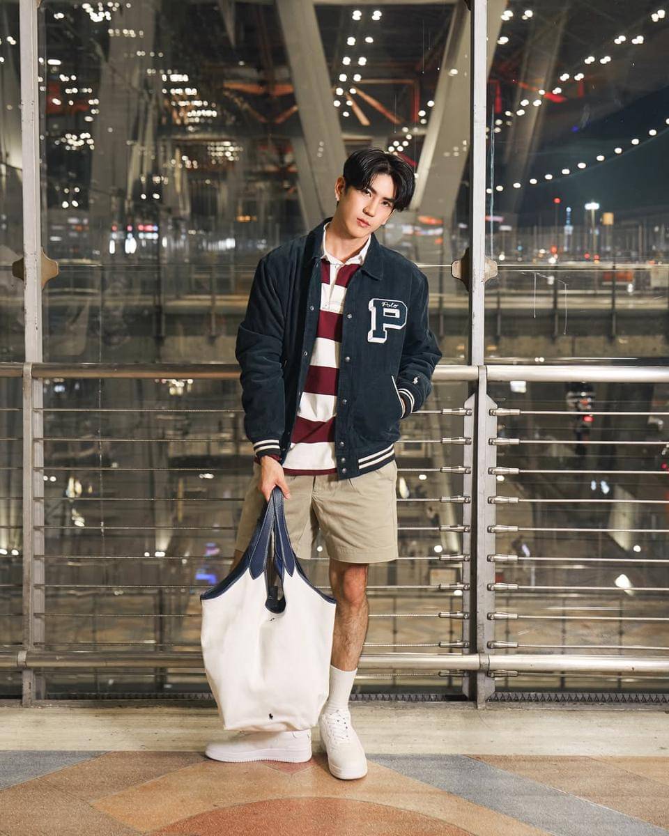 look stylish dengan tas ala Sea Tawinan