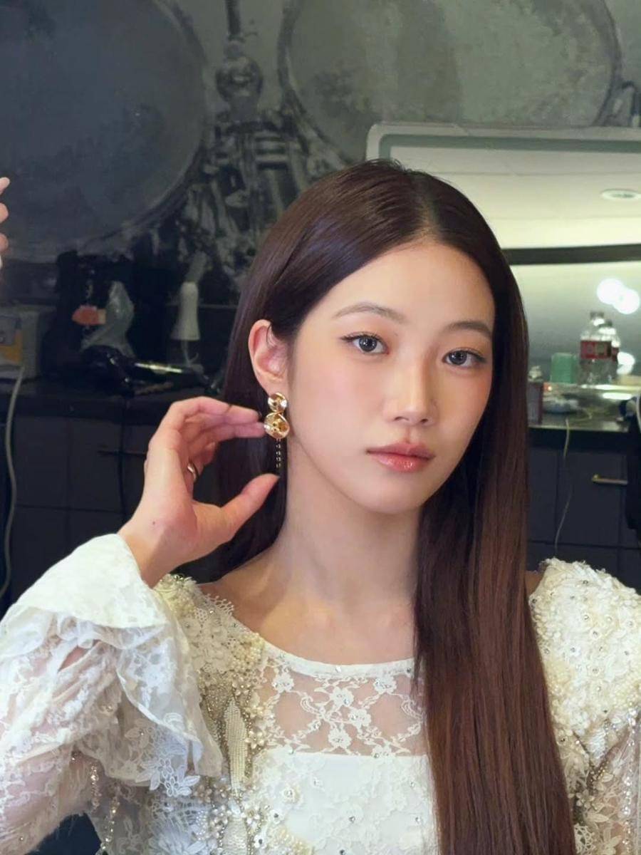 Ide makeup ala member LE SSERAFIM