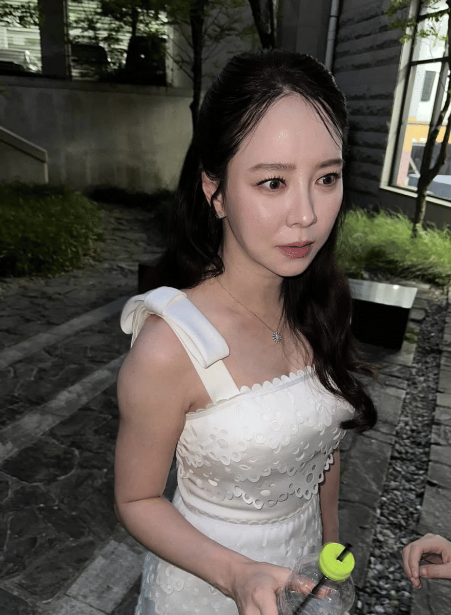 Song Ji Hyo (instagram.com/my_songjihyo)