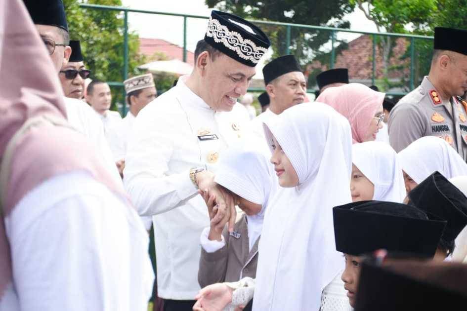 Apel Peringatan Hari Santri Nasional Tahun 2025 di Lapangan Mulyojati Kota Metro