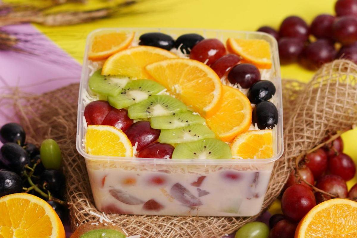 Potret salad buah yogurt