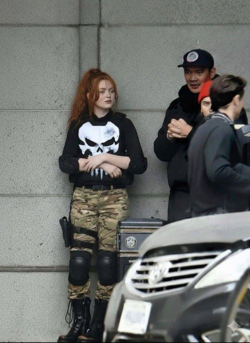 Foto diduga editan AI Sadie Sink pakai kostum Rachel Cole beredar