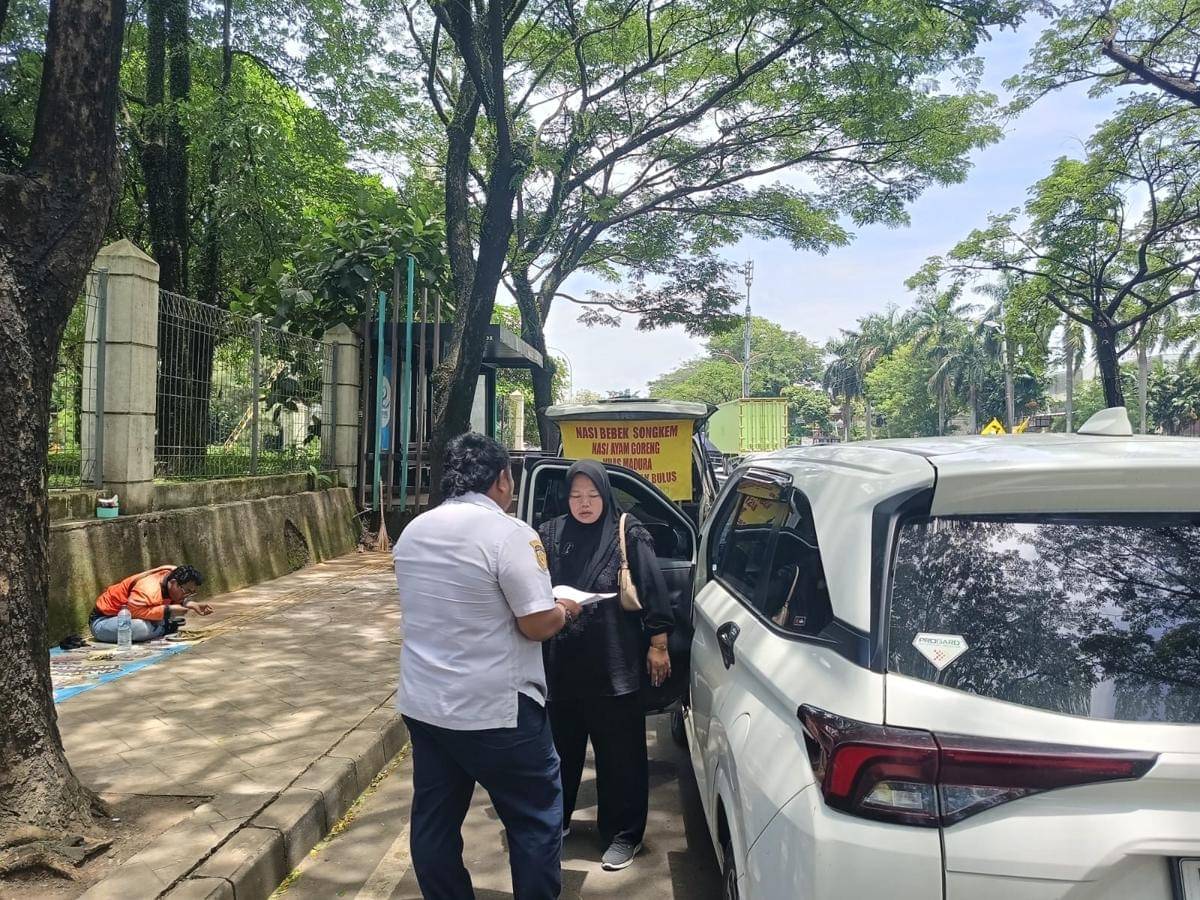 Dishub Tangsel Siap Tindak Tegas Parkir Liar, Beri Stiker-Gembok Roda