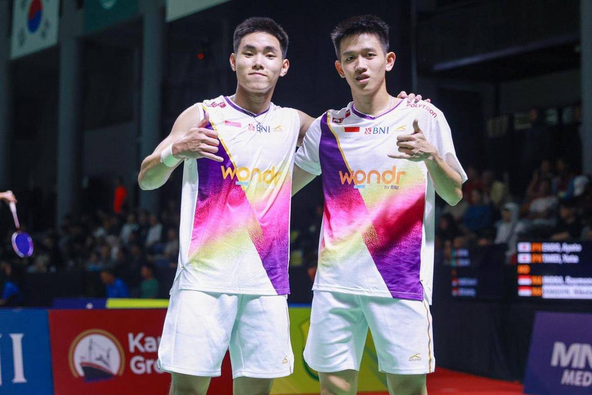 Ganda putra Indonesia, Raymond Indra/Nikolaus Joaquin saat beraksi di turnamen wondr by BNI Indonesia Masters 2025 di GOR PBSI Sumut, Rabu (22/10/2025) (dok.PBSI)