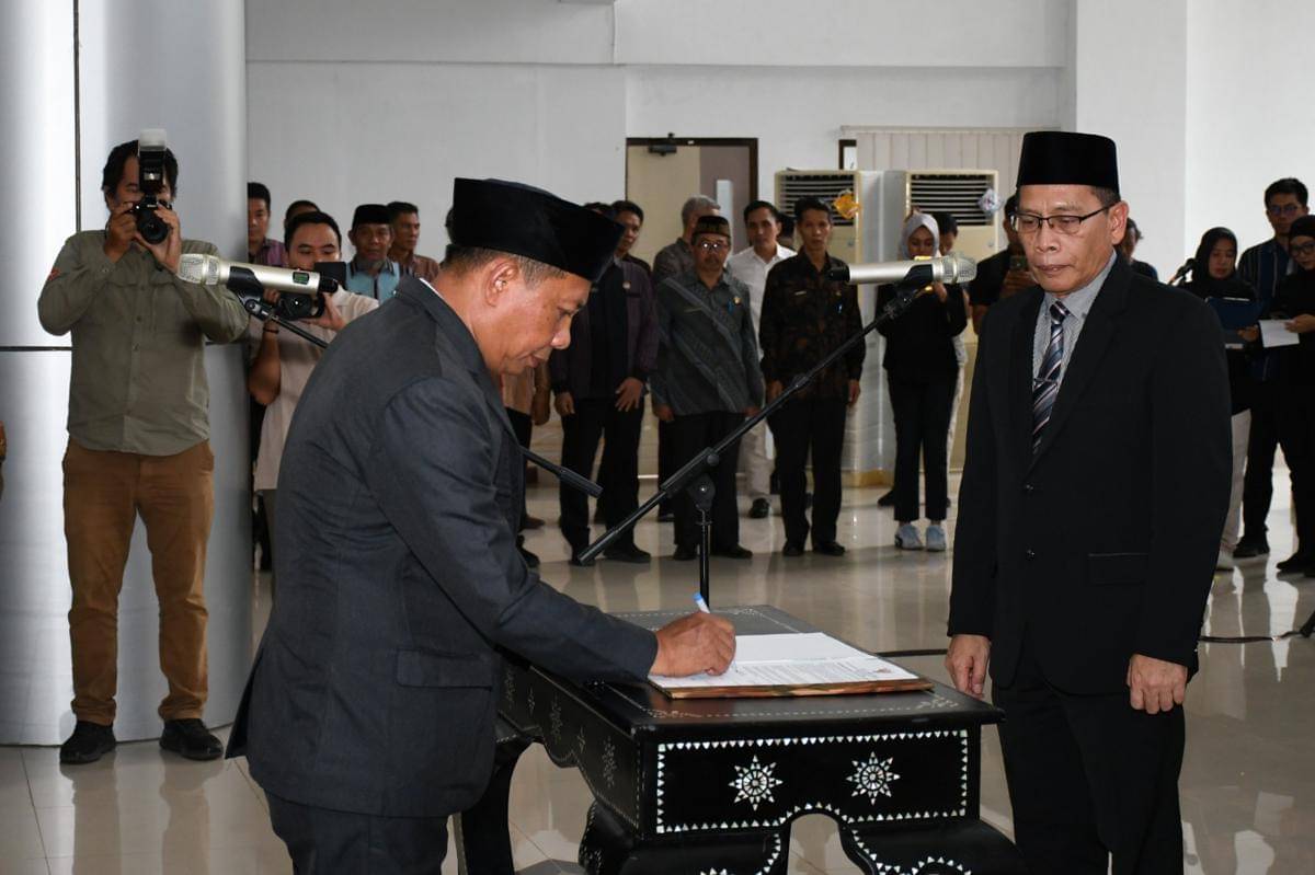 Sumpah pelantikan pejabat yang di mutasi