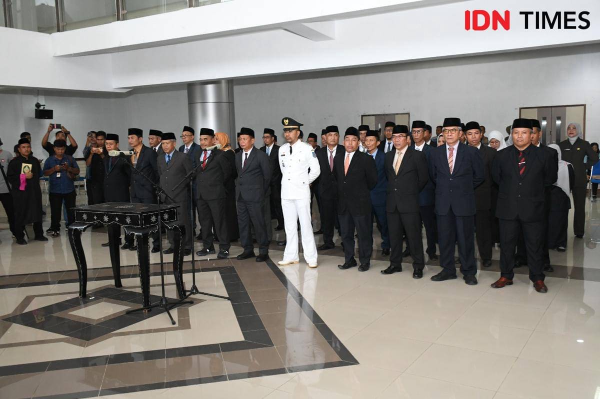 Sumpah pelantikan pejabat yang di mutasi