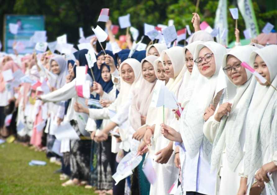 Apel Peringatan Hari Santri Nasional Tahun 2025 di Lapangan Mulyojati Kota Metro