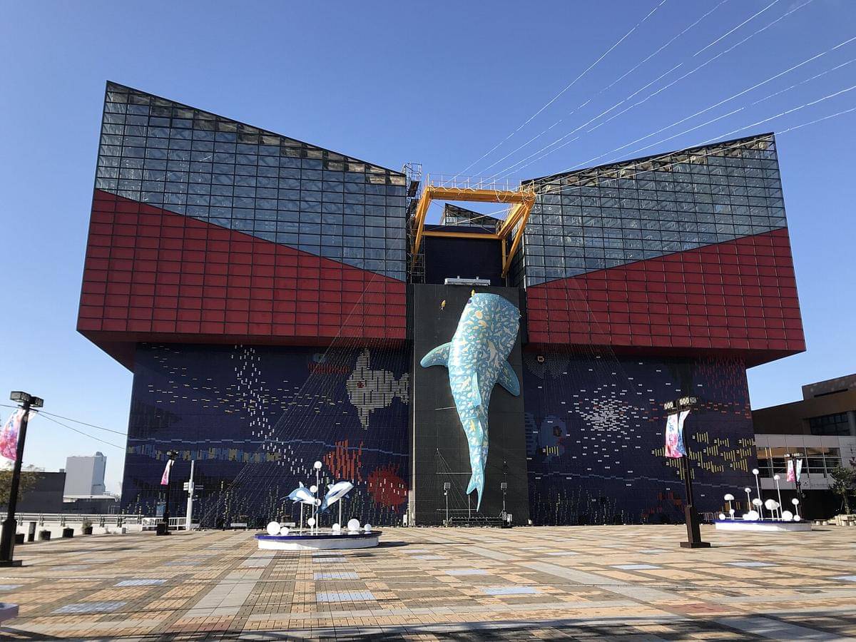 Potret Osaka Aquarium Kaiyukan