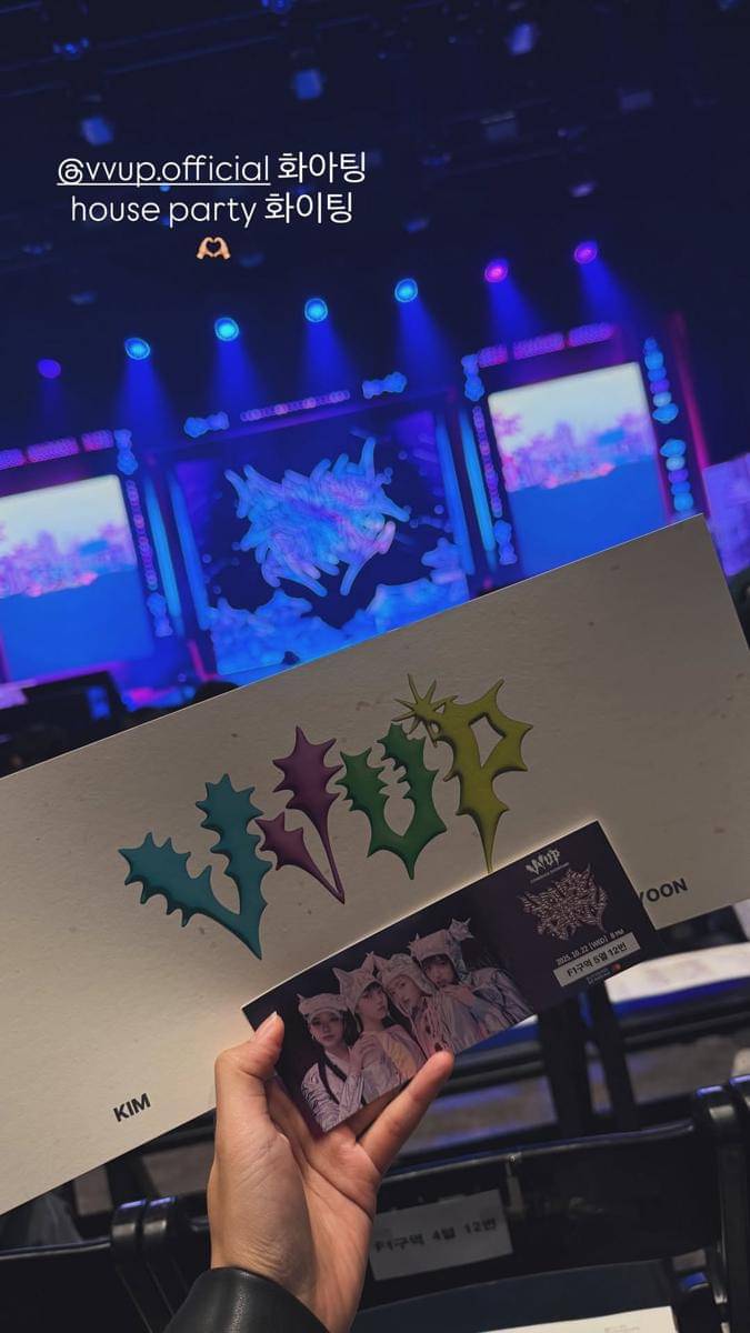 Dita Karang Unggah Foto Dirinya Hadiri Showcase VVUP