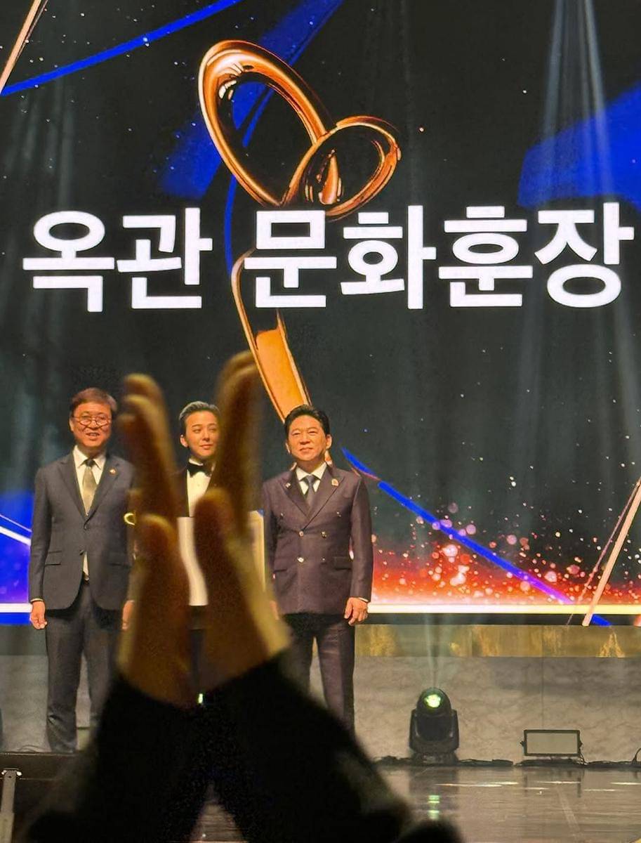 potret G-Dragon di Korea Populer Culture and Arts Awards 2025