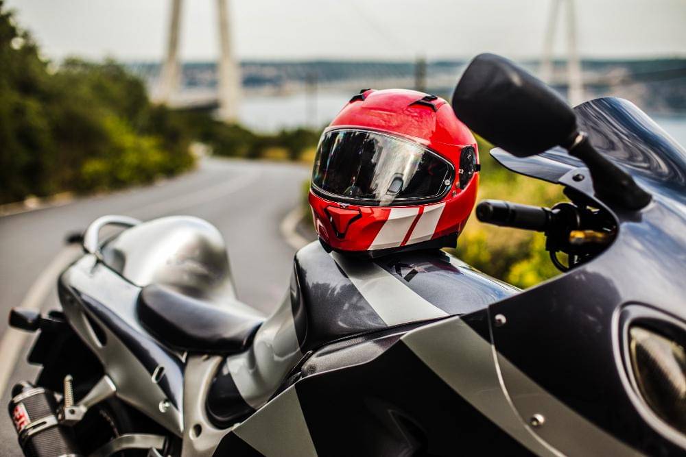 ilustrasi helm full face