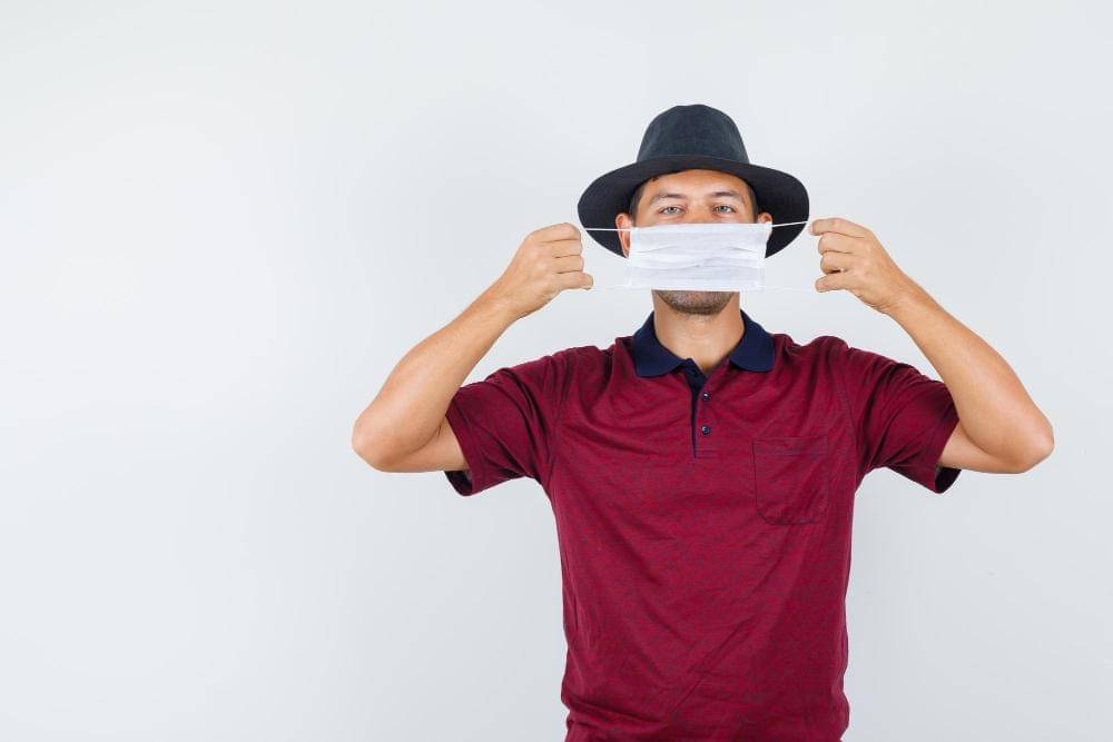 ilustrasi menggunakan masker