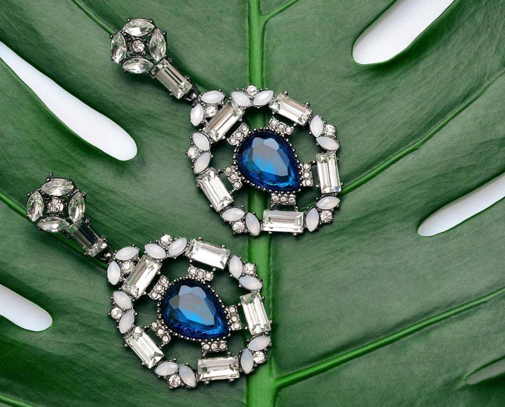 ilustrasi perhiasan mewah