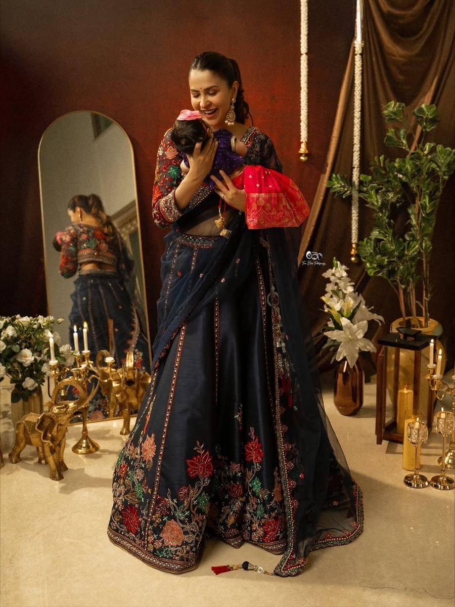 Malvika Raaj dan putrinya