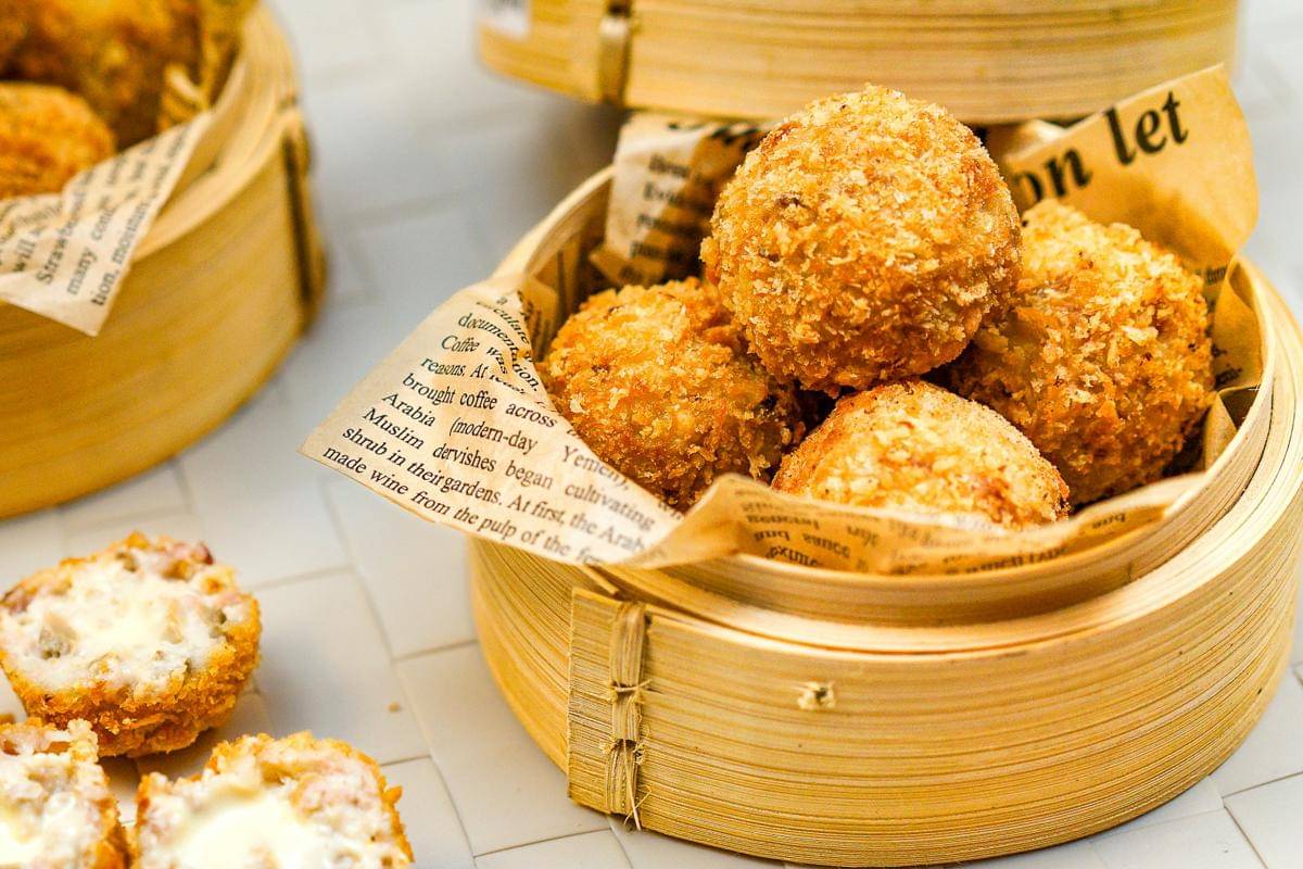 ilustrasi kroket udang mayo