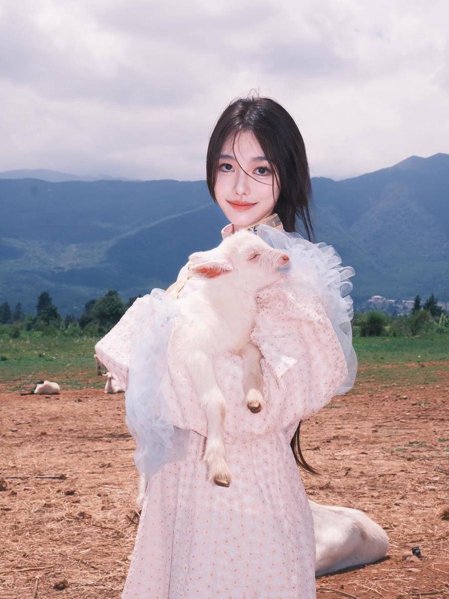 potret Kristen Feng, Miss Universe Makau 2025