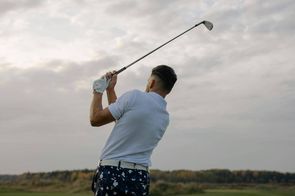 ilustrasi main golf