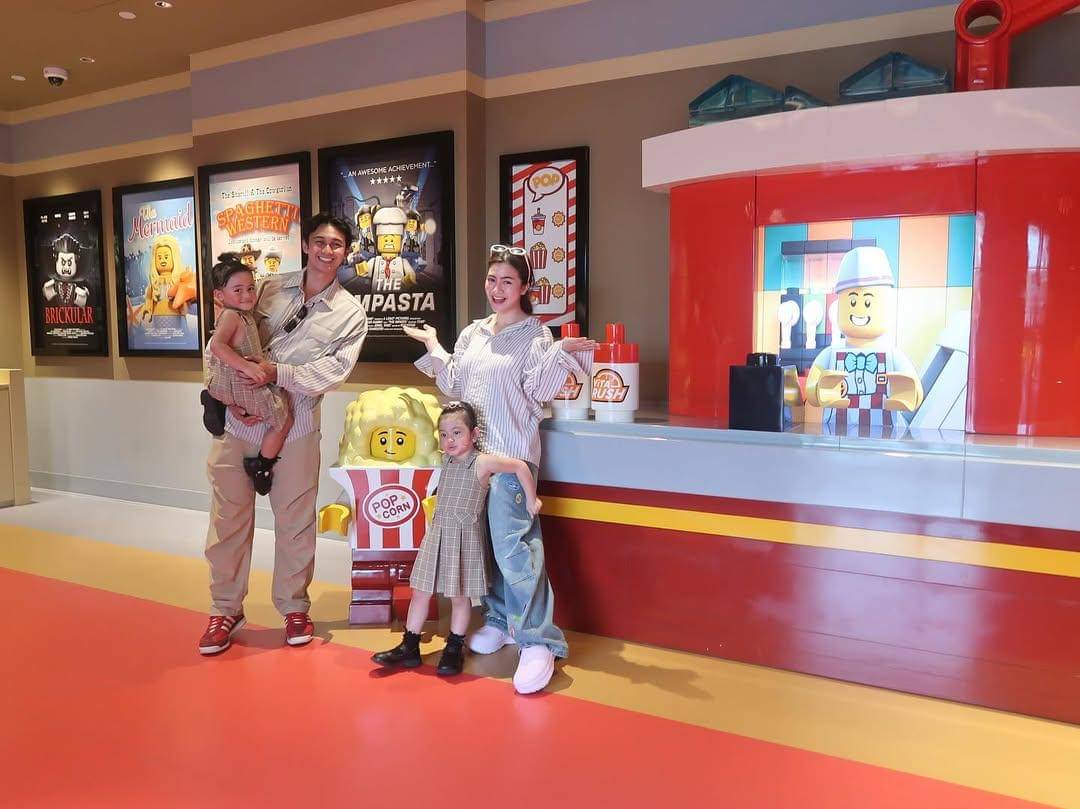 keluarga Felicya dan Hito liburan ke legoland Shanghai