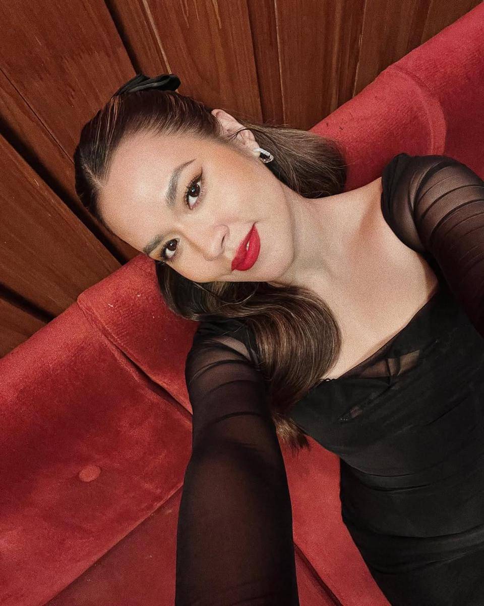Inspirasi makeup bold ala Raisa Andriana