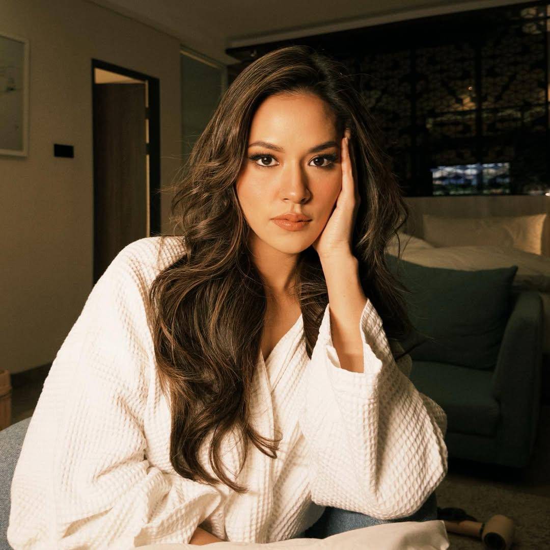 Inspirasi makeup bold ala Raisa Andriana