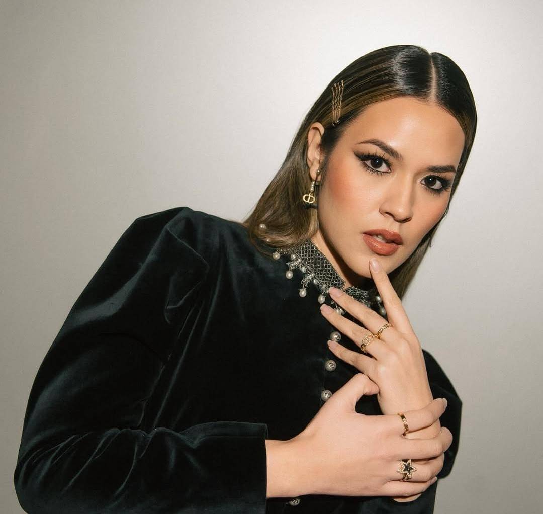 Inspirasi makeup bold ala Raisa Andriana