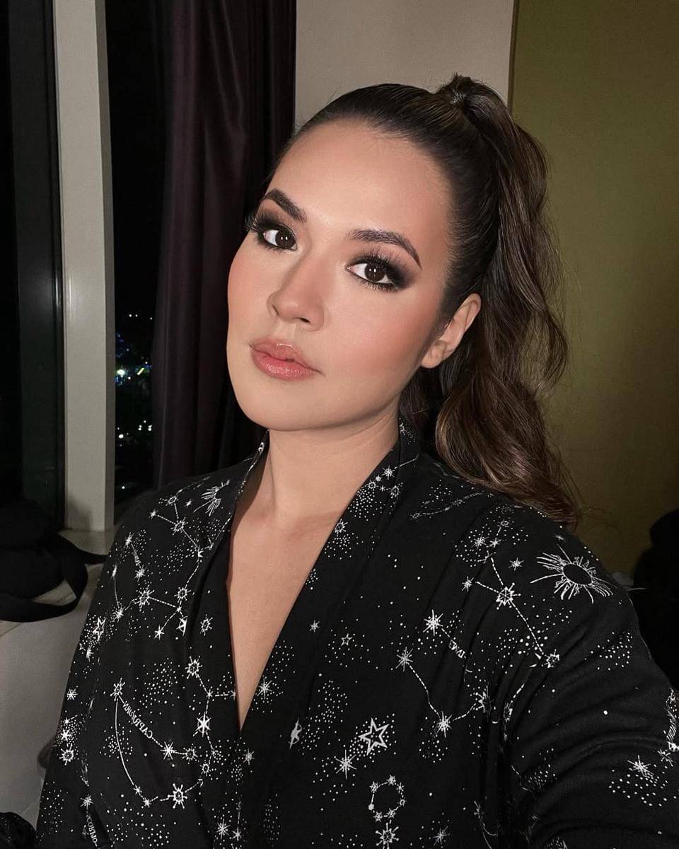 Inspirasi makeup bold ala Raisa Andriana