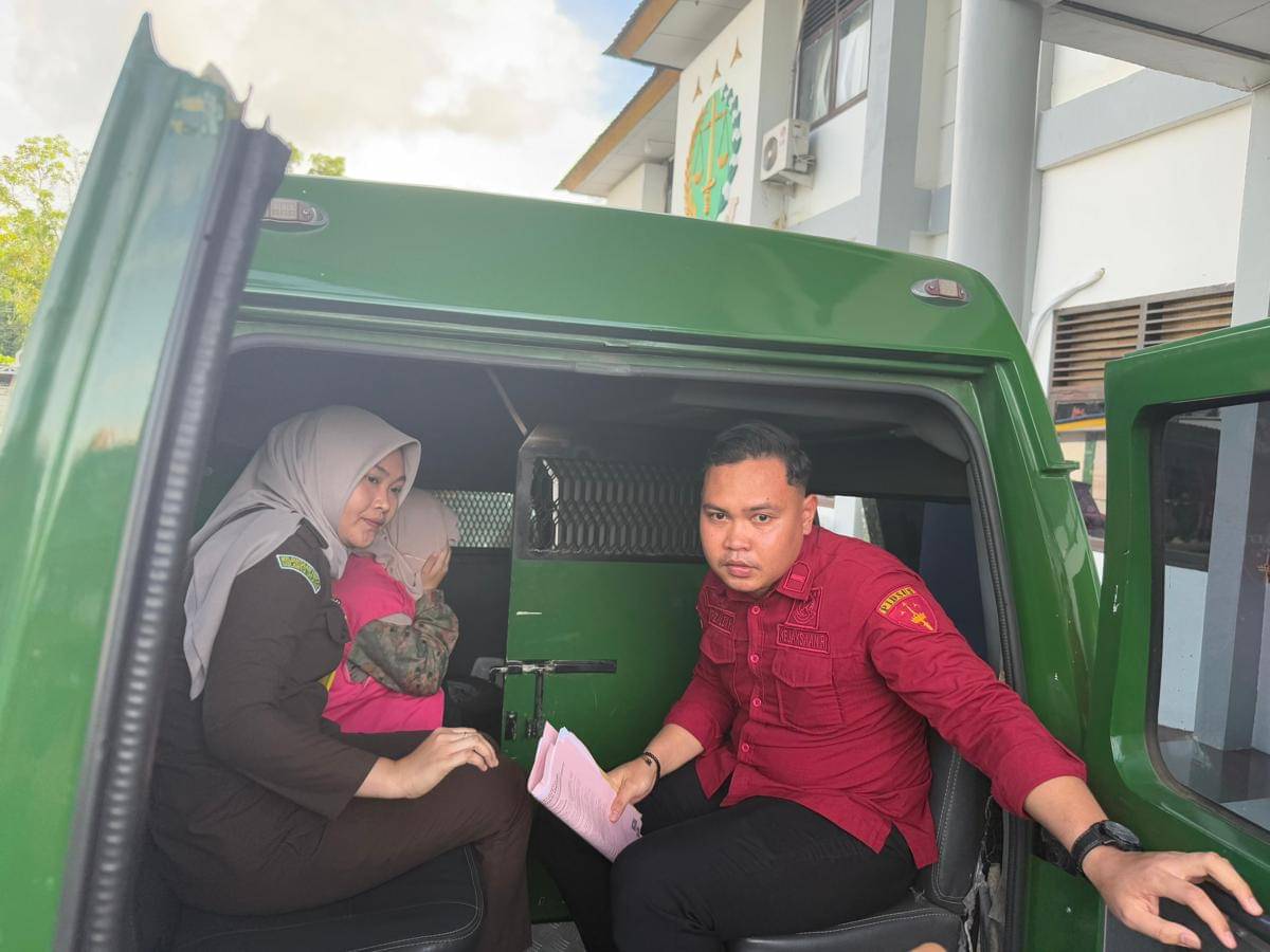 Pegawai bank BUMN berinisial FMW jadi tersangka dugaan tindak pidana korupsi pengelolaan kredit produk Fleksi Pensiun dan Pra Pensiun. Dok. IDN Times/Humas Kejati Sulsel