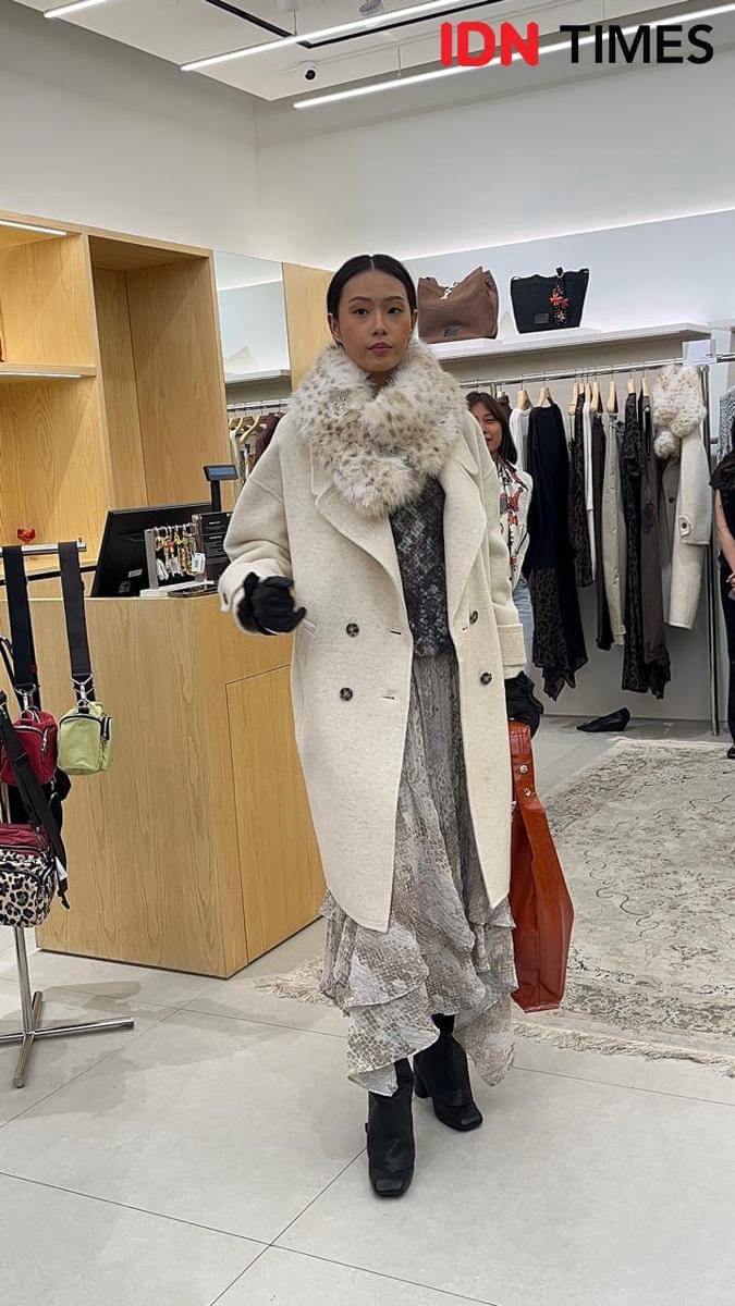 Fashion presentation koleksi Fall/Winter 2025 BIMBA Y LOLA pada Kamis (23/10/2025) di store BIMBA Y LOLA Grand Indonesia West Mall, Jakarta Pusat
