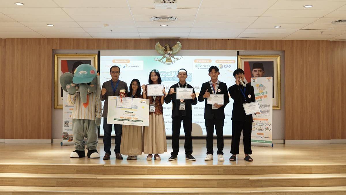 Para Juara Kategori SMA 5th Critical Thinking Championship.JPG