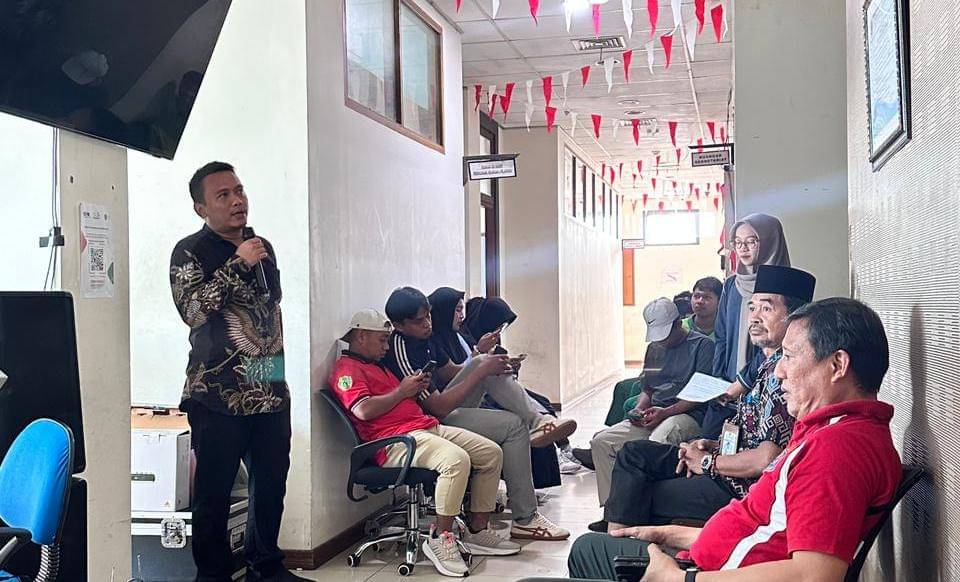 Kabag IKPH Diskominfo PPU, Eko Sumarlianto saat sosialisasikan SIMPERJADIN 