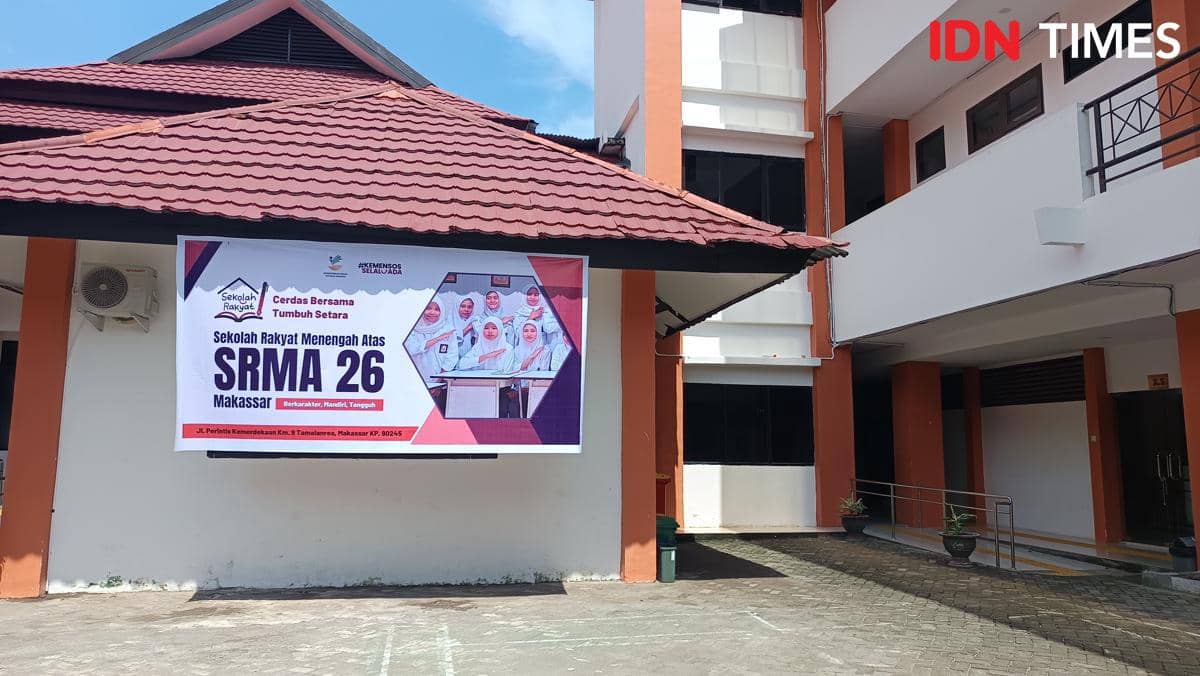 Sekolah Rakyat Menengah Atas (SRMA) 26 Makassar yang berlokasi di BBPPKS, Jumat (24/10/2025). (IDN Times/Asrhawi Muin)