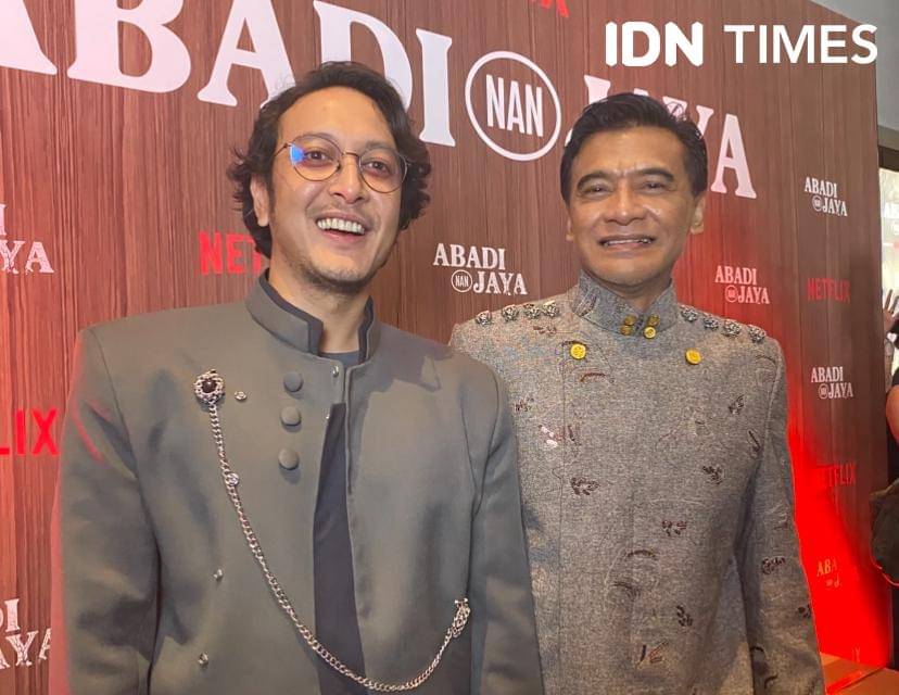 Dimas Anggara dan Donny Damara di press conference film Abadi Nan Jaya di XXI Epicentrum, Rabu (22/10/2025)