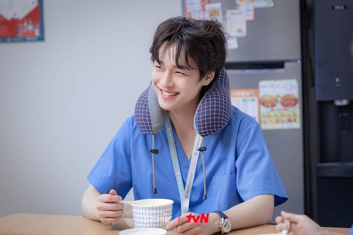 Still cut drama Korea Resident Playbook