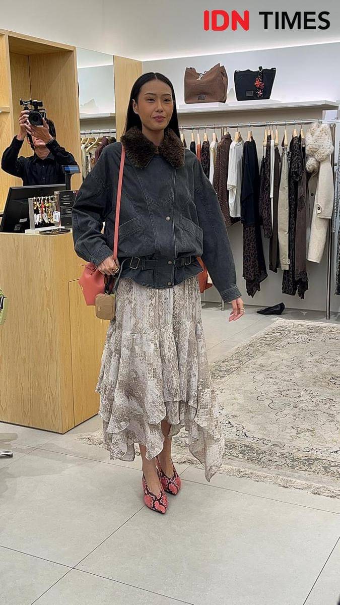 Fashion presentation koleksi Fall/Winter 2025 BIMBA Y LOLA pada Kamis (23/10/2025) di store BIMBA Y LOLA Grand Indonesia West Mall, Jakarta Pusat