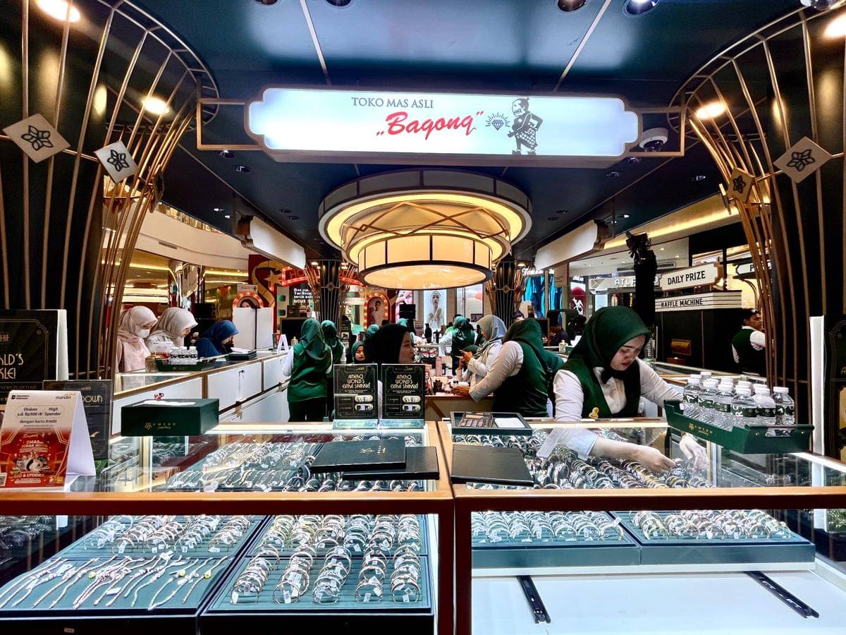 Emas, toko mas, pameran perhiasan emas, pameran emas