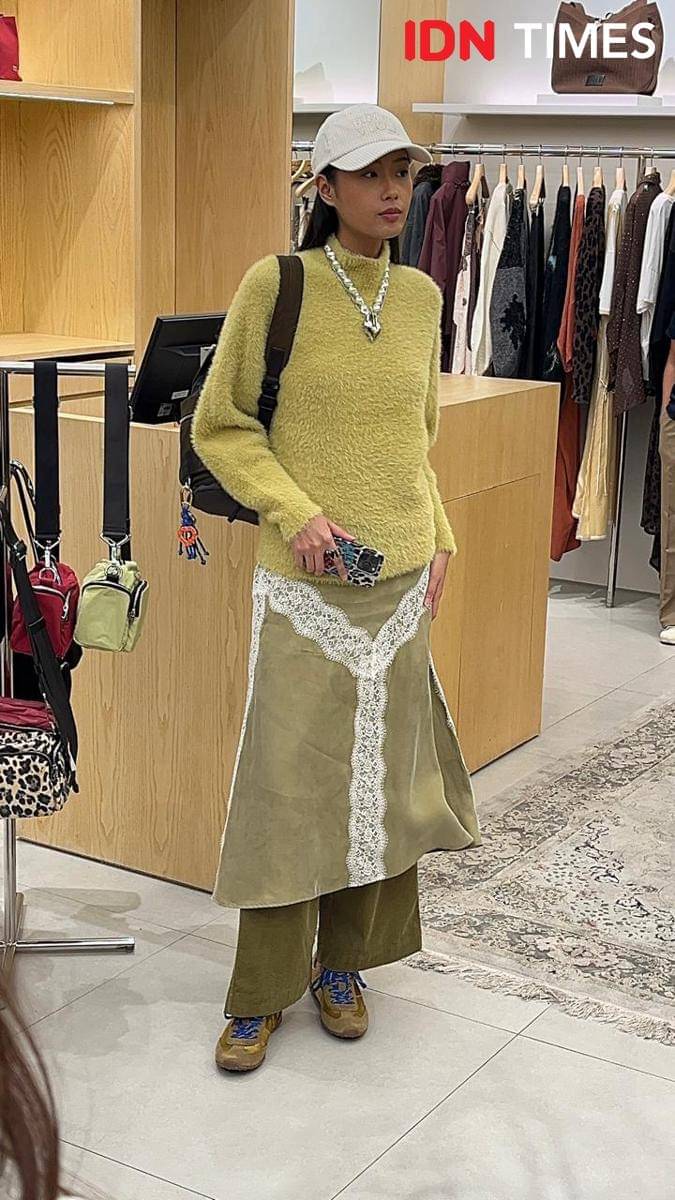 Fashion presentation koleksi Fall/Winter 2025 BIMBA Y LOLA pada Kamis (23/10/2025) di store BIMBA Y LOLA Grand Indonesia West Mall, Jakarta Pusat
