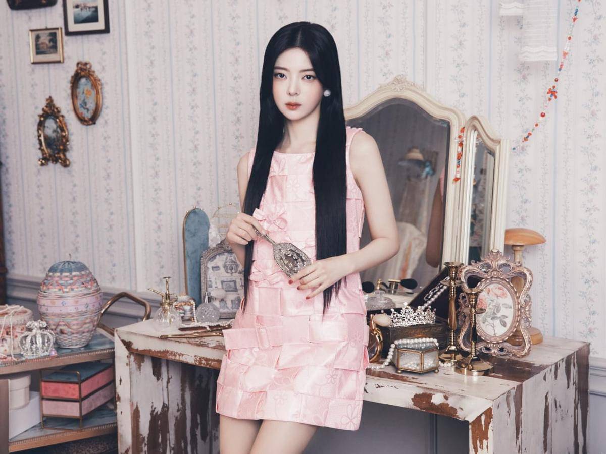 potret Lia ITZY di Full Album Jepang kedua "Collector"