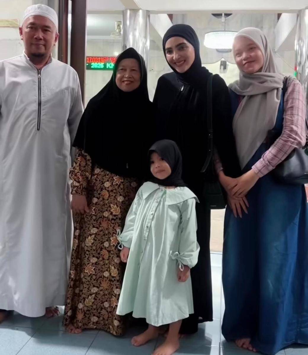 Ameena ngaji di TPQ ditemani Ashanty