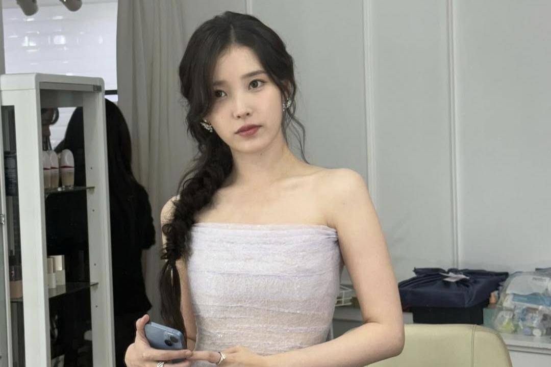 IU