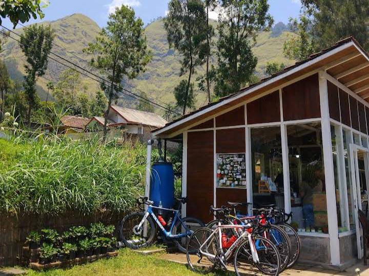 Shelter Kopi Bromo
