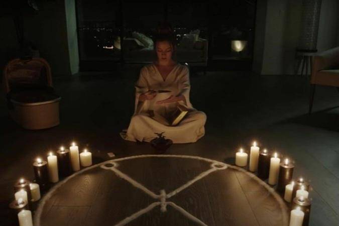 adegan dalam serial American Horror Stories