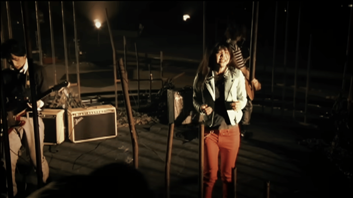 Cuplikan MV Ikimono Gakari - Blue Bird